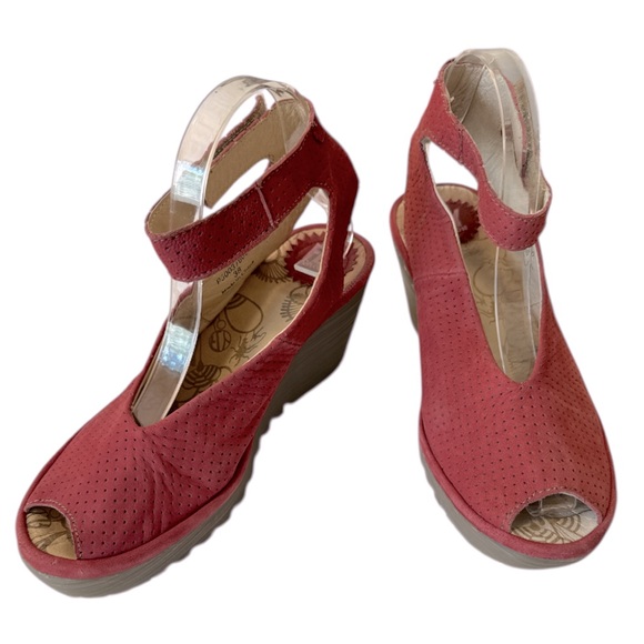Fly London Yala Perf Red Perforated Wedge Sandals W/Ankle Strap Size: 38 /US 7.5 - Picture 6 of 11